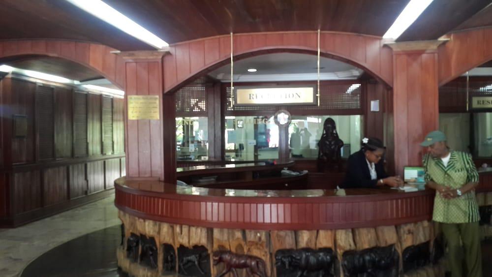 Impala Hotel 阿鲁沙 外观 照片